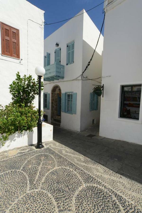 Old Traditional House Mandraki  Экстерьер фото