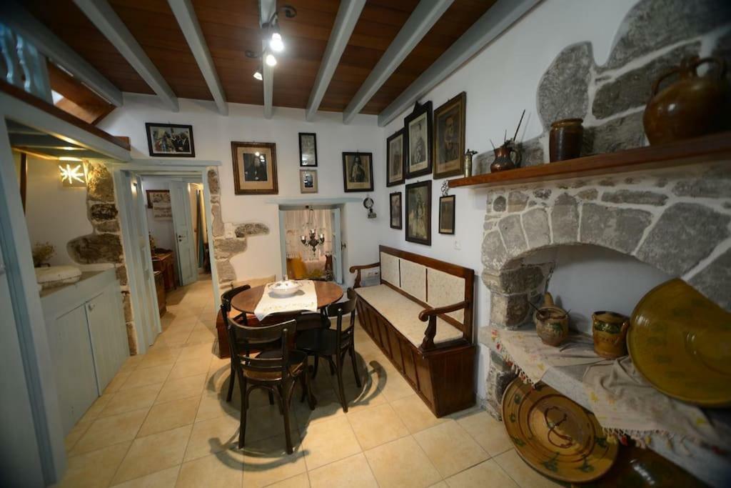 Old Traditional House Mandraki  Экстерьер фото